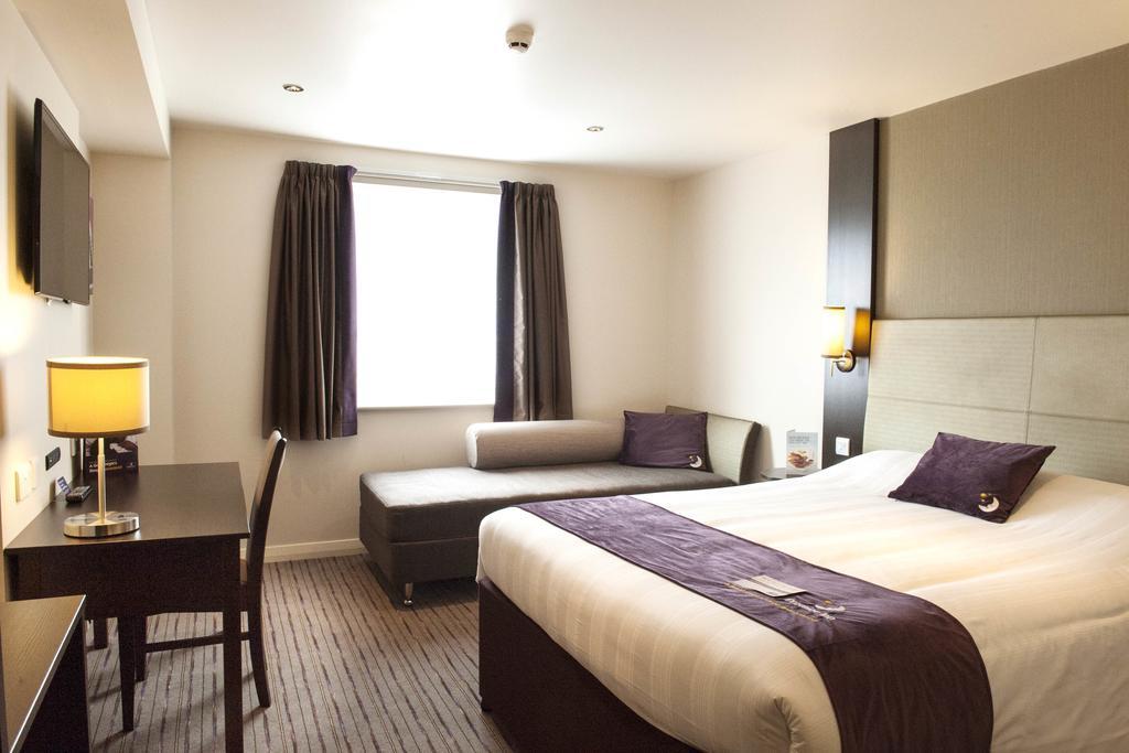 Premier Inn London Croydon West - Purley A23 Стая снимка