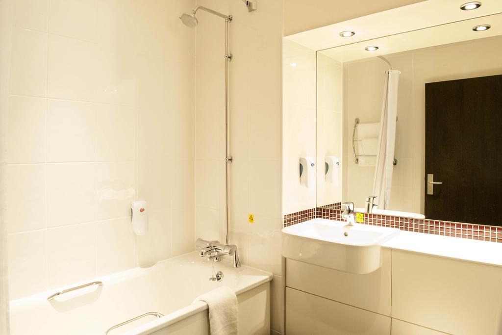 Premier Inn London Croydon West - Purley A23 Стая снимка
