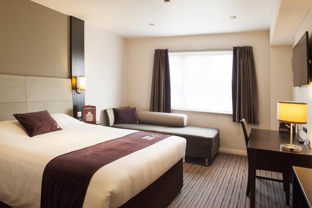 Premier Inn London Croydon West - Purley A23 Стая снимка