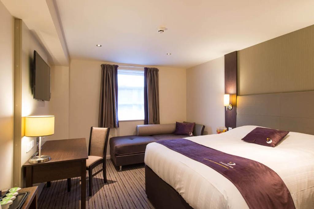 Premier Inn London Croydon West - Purley A23 Стая снимка