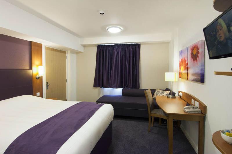 Premier Inn London Croydon West - Purley A23 Екстериор снимка
